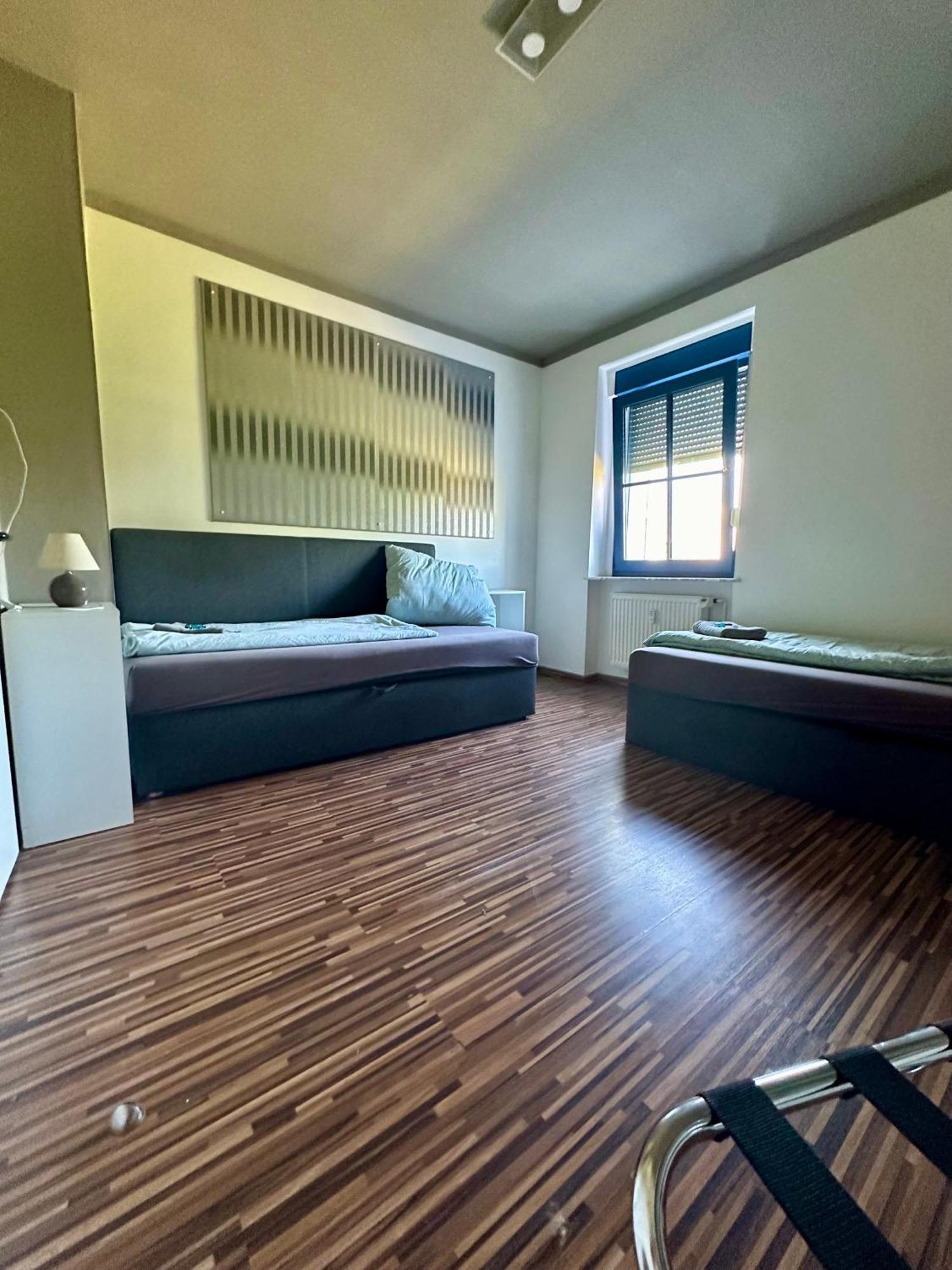 Monteurwohnung Am Flughafen Schkeuditz Exterior foto